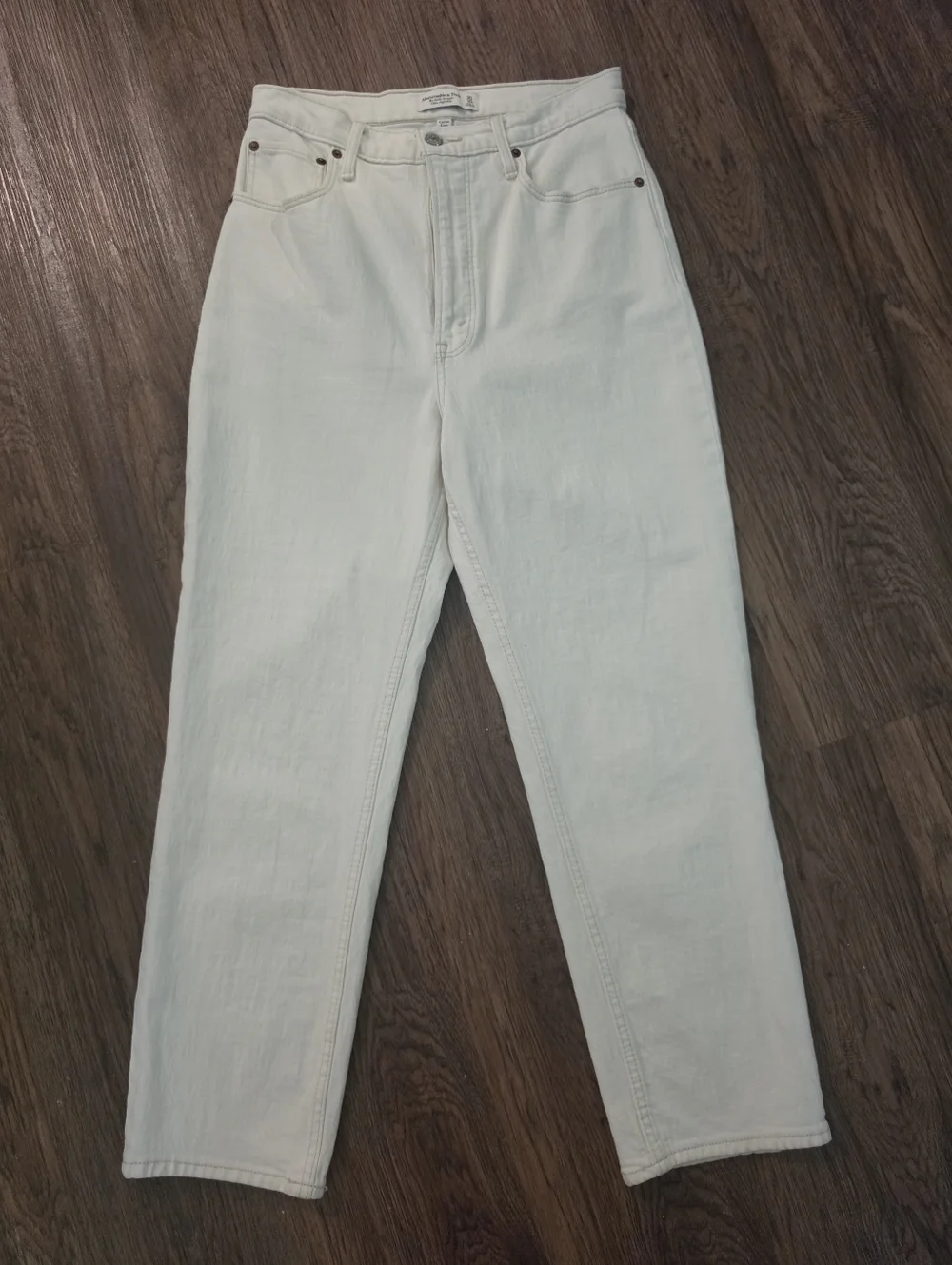 Abercrombie Curvy Love Ankle Straight Highrise